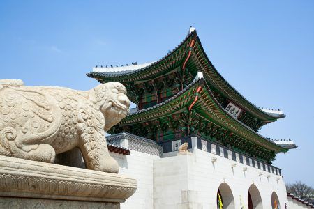 서울 수호신 '해치'가 광화문을 지키고 있다. @클립아트코리아.